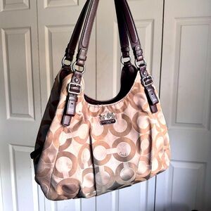 COACH shoulder bag in tan giant monogram